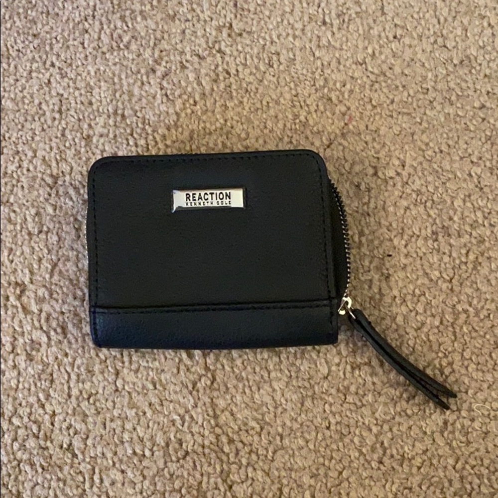 Reaction Kenneth Cole wallet